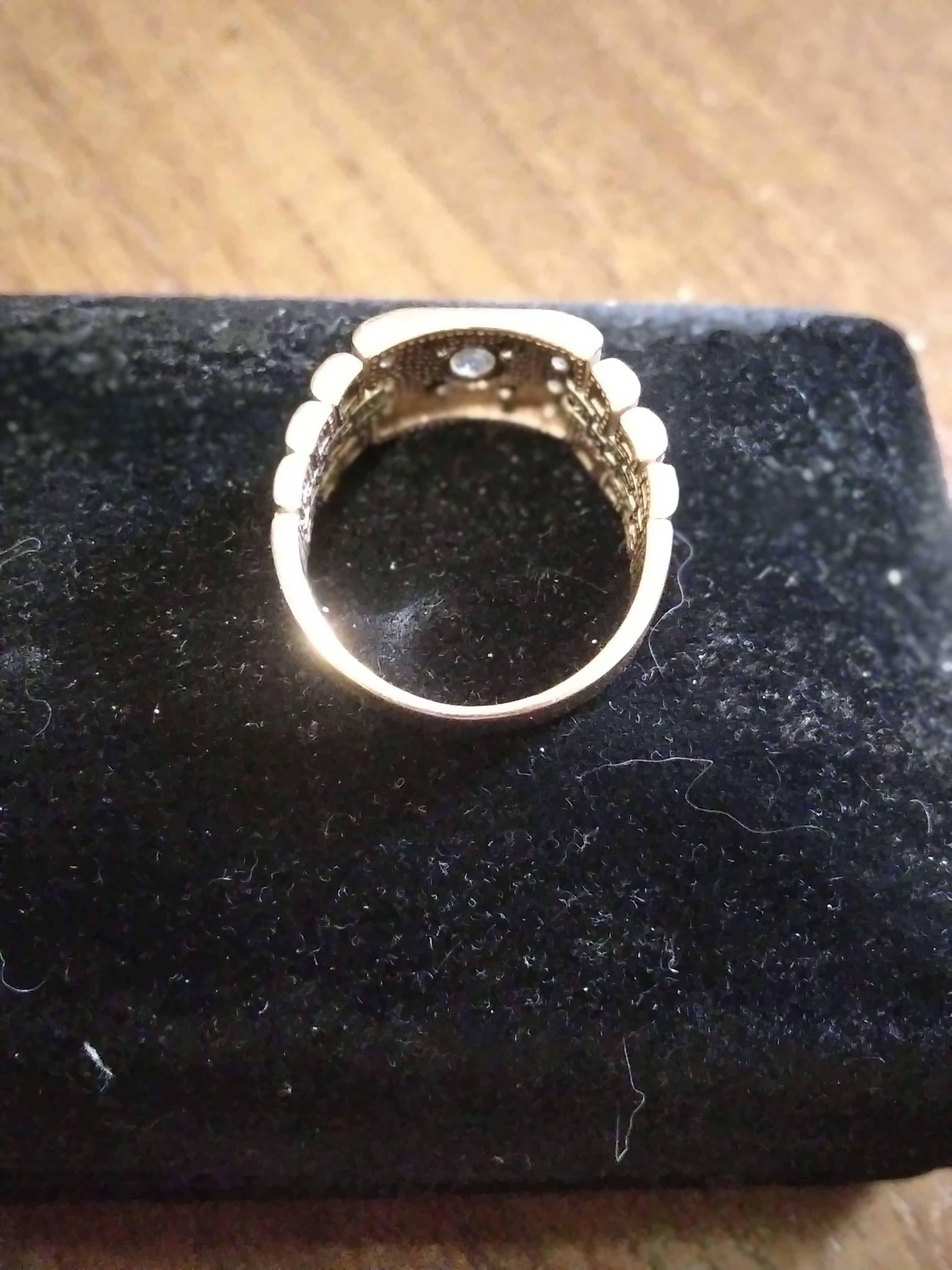 Перстень золотой