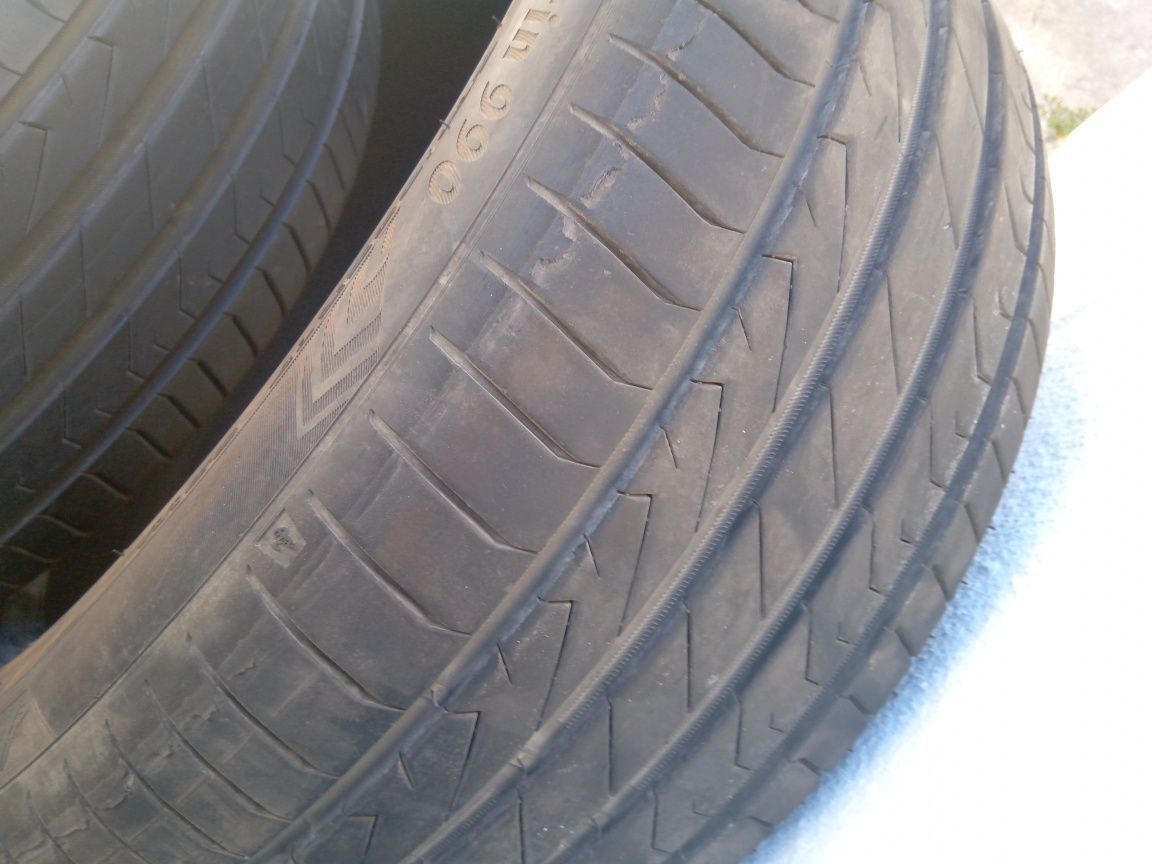 Vendo pneus 215/50/17.
