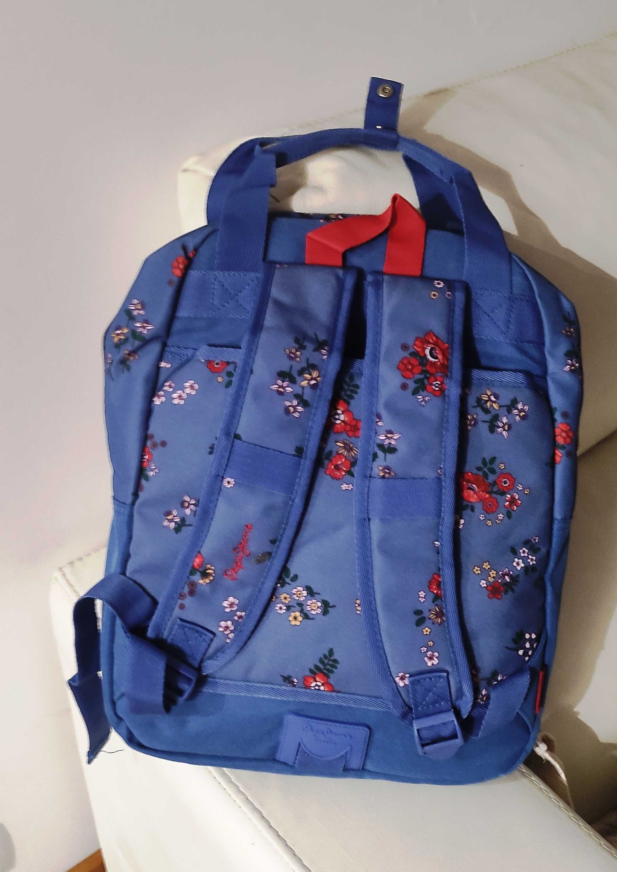 Mochila escolar de menina, da Pepe Jeans. Nova, ainda com a etiqueta!