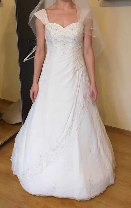 Przepiękna suknia ślubna + dodatki