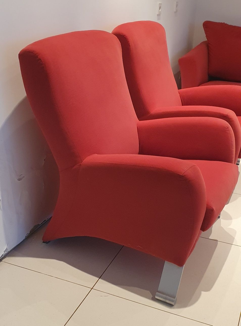 Sofa e dois cadeirões individuais