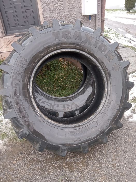 Opony 420/70r28 vredestein 14.9r28