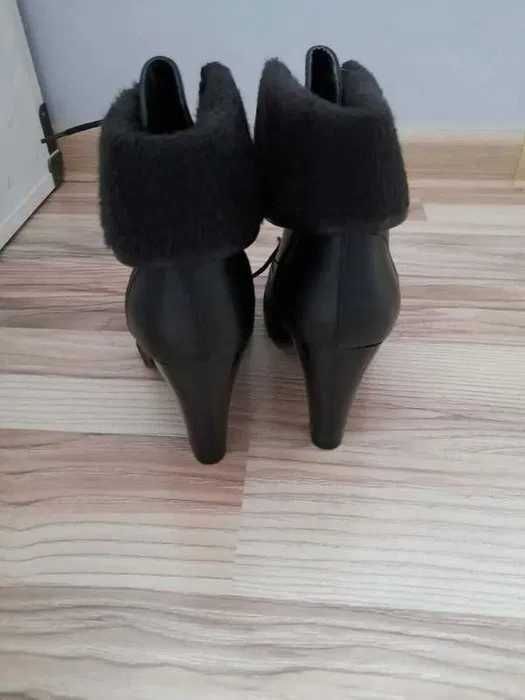 Czarne modne buty na obcasie rozm 36