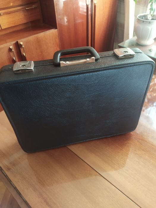 Чемодан дипломат чорний