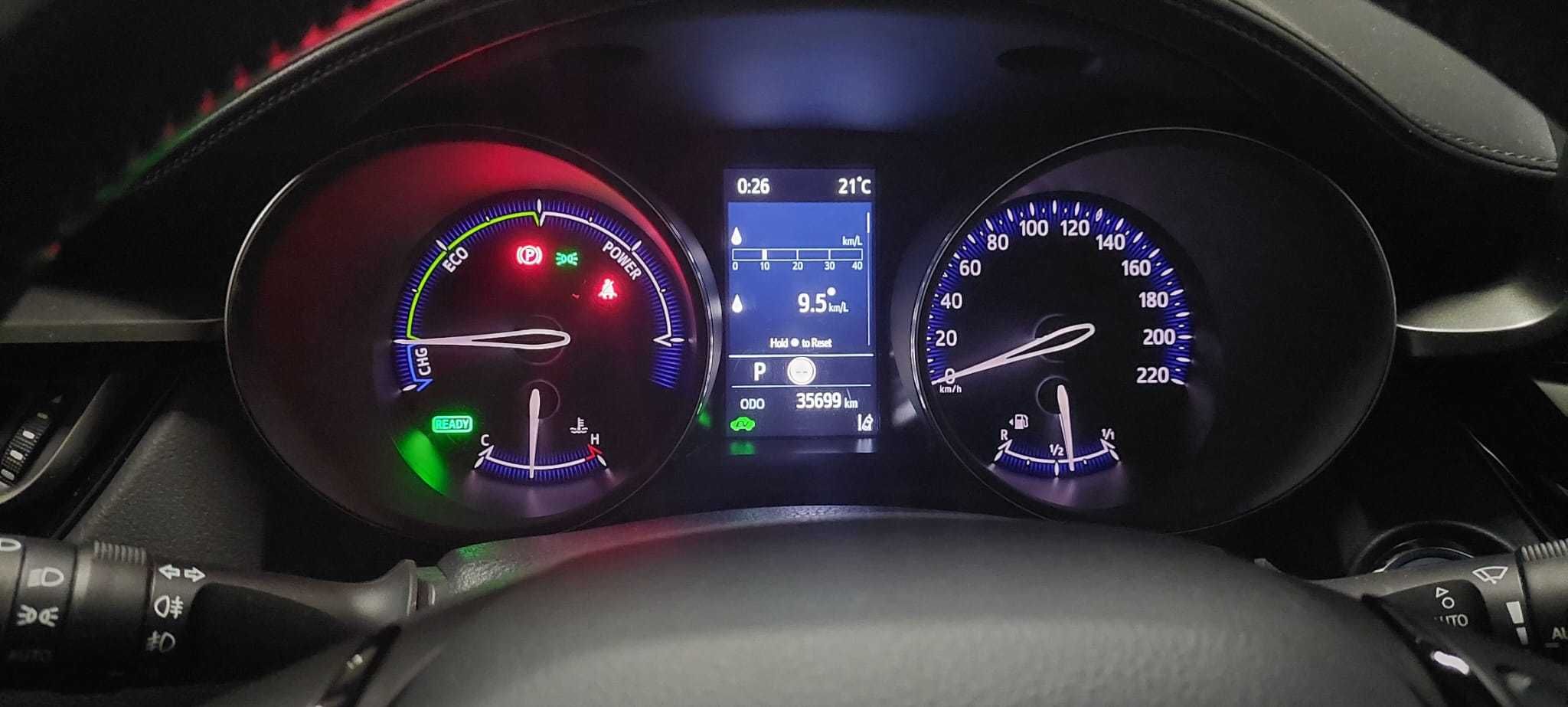 Toyota C-HR 1.8 Hybrid Square Collection