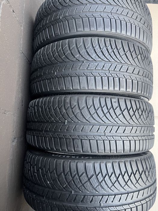 Шини р19 245/45 22рік Kumho WinterCraft wp72