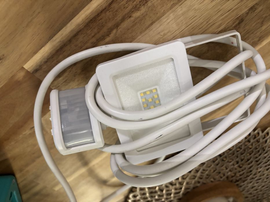 Naświetlacz GoodHome Lucan z czujnikiem ruchu 10 W biały