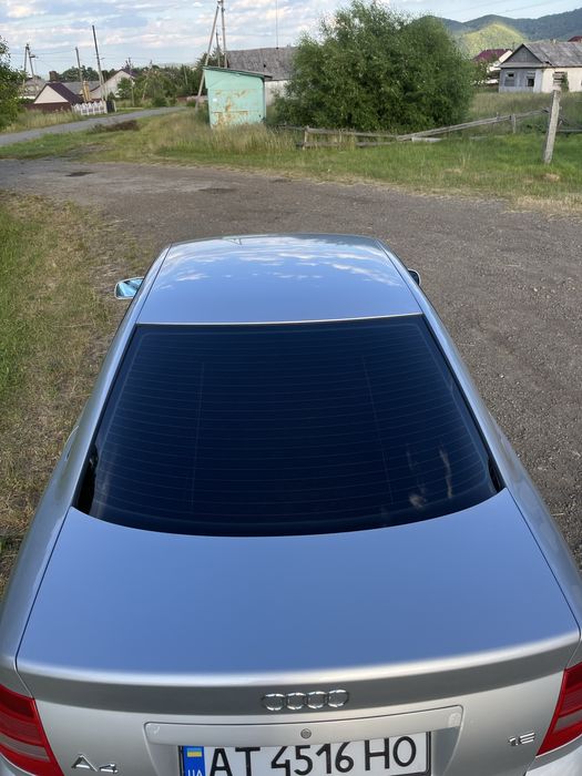 Автомобіль Audi A4B5.