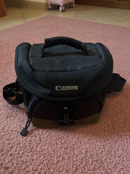 Vendo camera fotográfica Canon 1100D