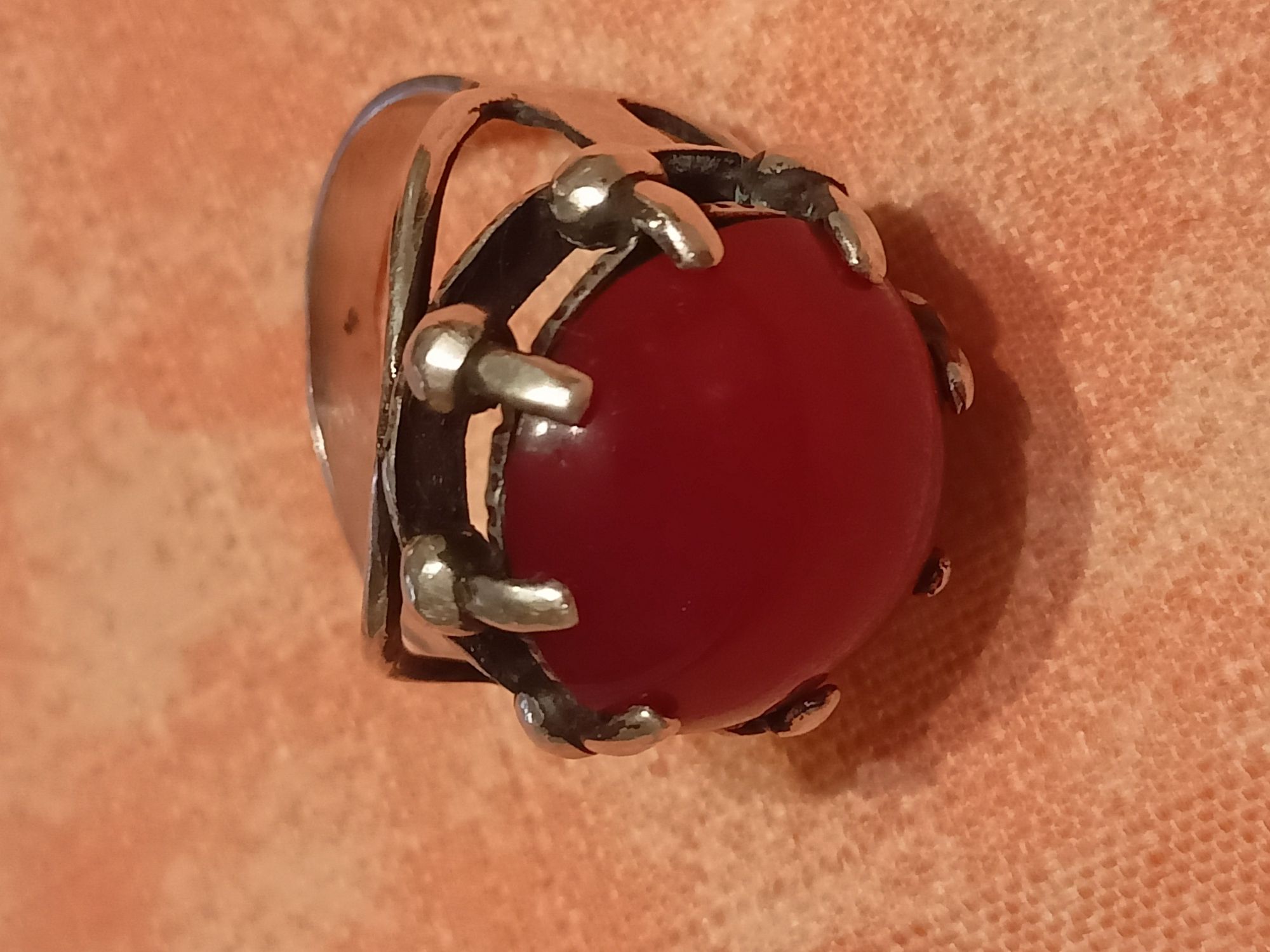 Piękny stary srebrny pierścionek z karneolem czerwonym  jak Warmet