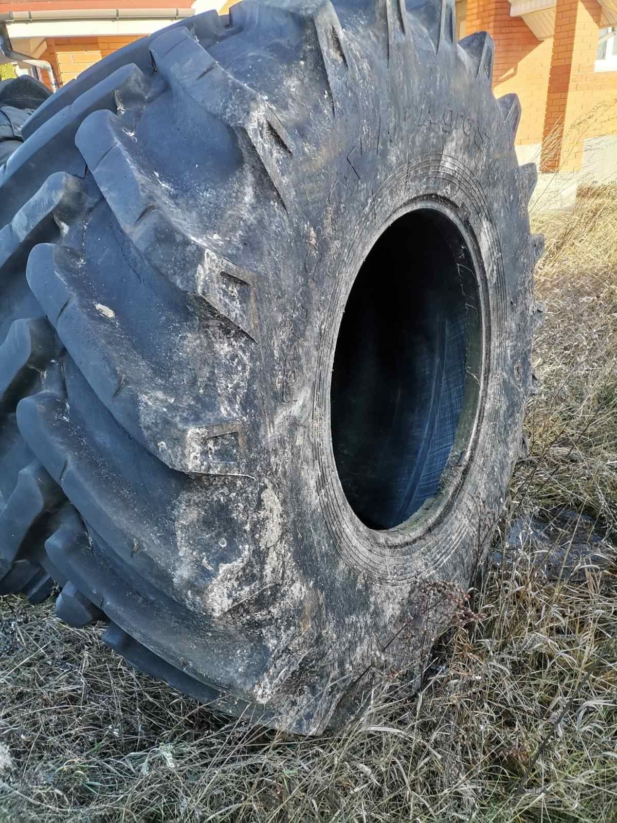 Шина 800/65 R32 продам