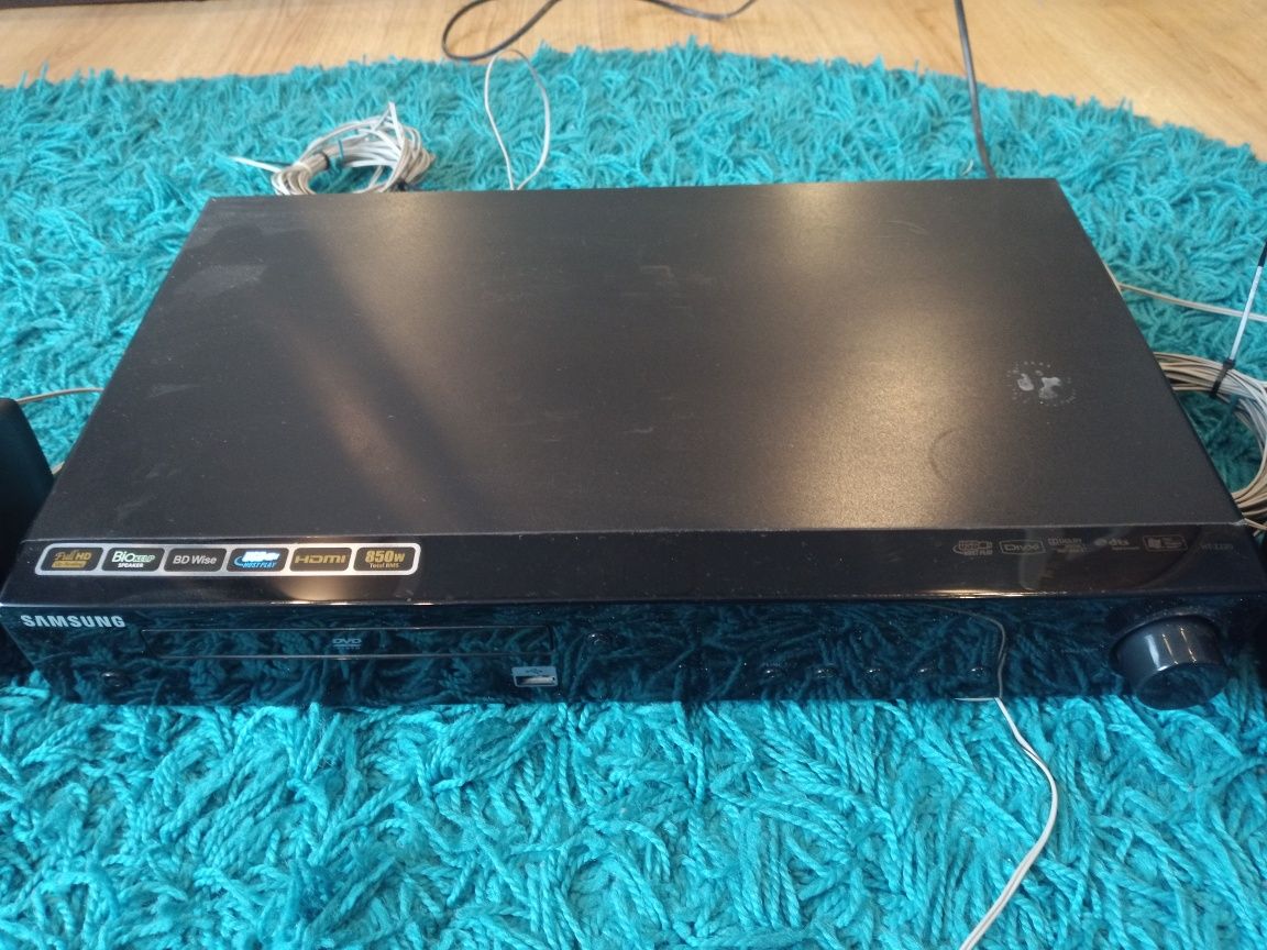 Zestaw kina domowego SAMSUNG HT-Z220