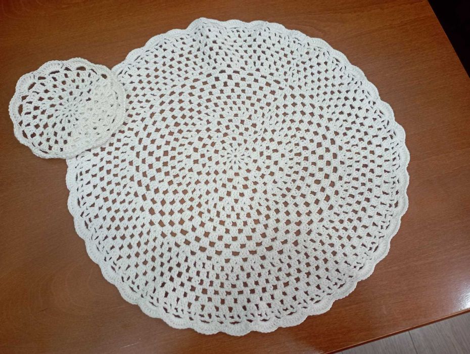 Sousplat em crochet (marcadores de prato)