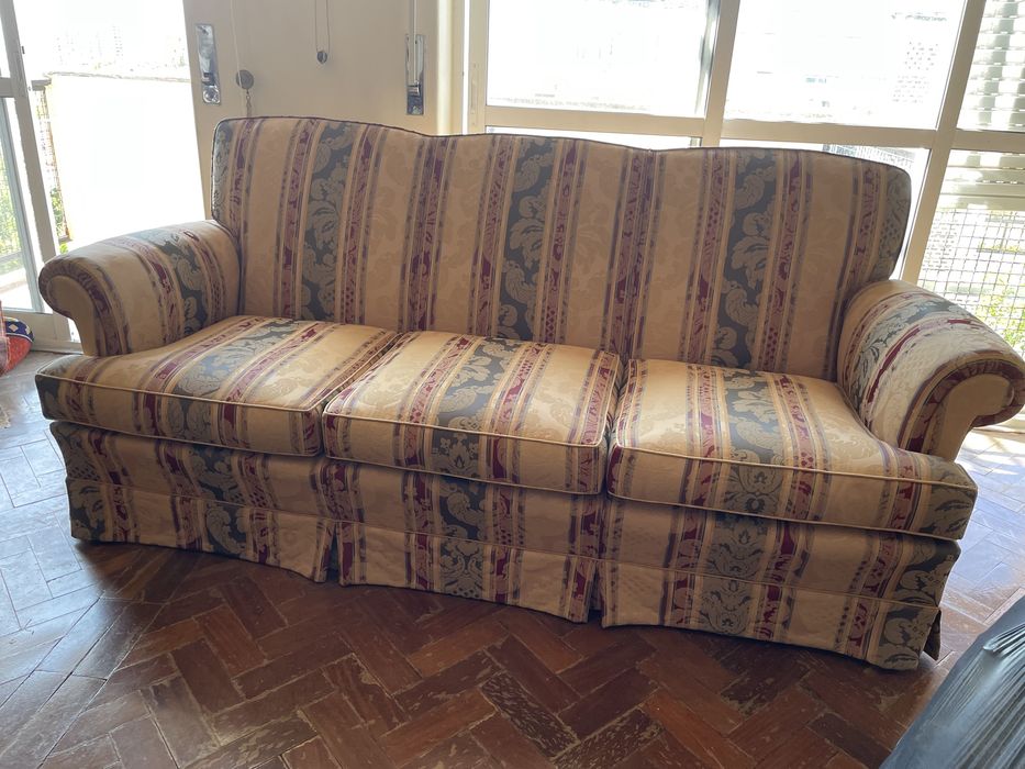 Sofá 3 lugares em bom estado e confortavel