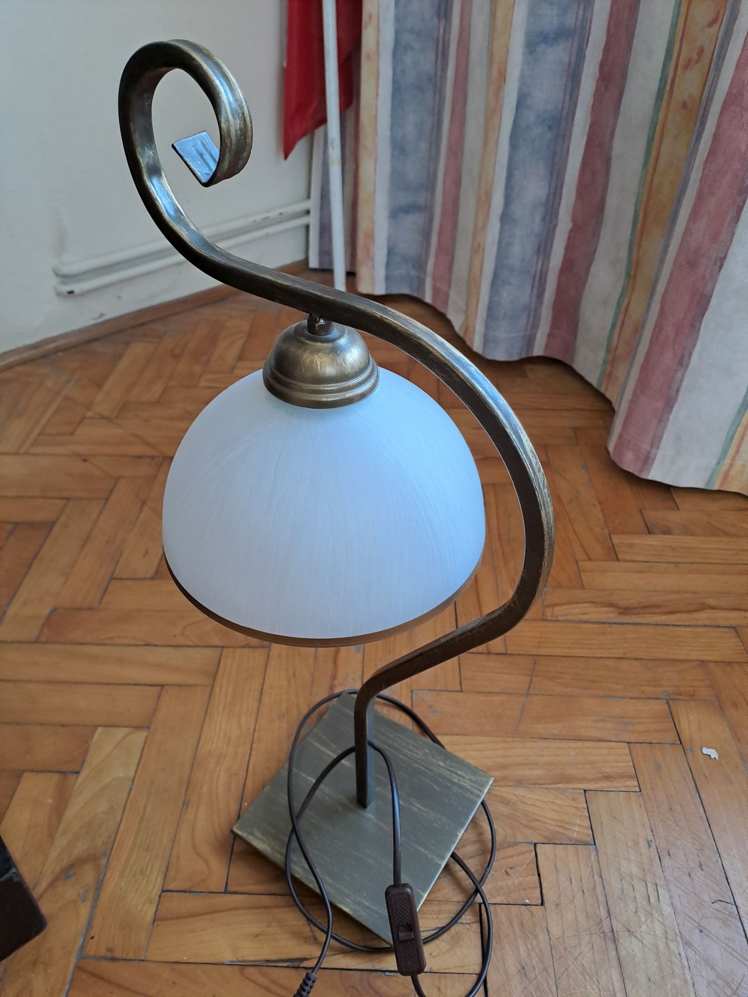 Lampa do sypialni