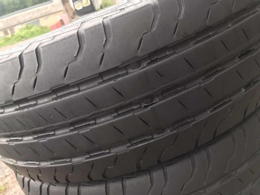 Шины летние 2шт 205/70 R15C Continental Vanko100
