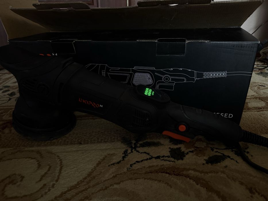 Полірувальна машина Dnipro-M PE-15SED