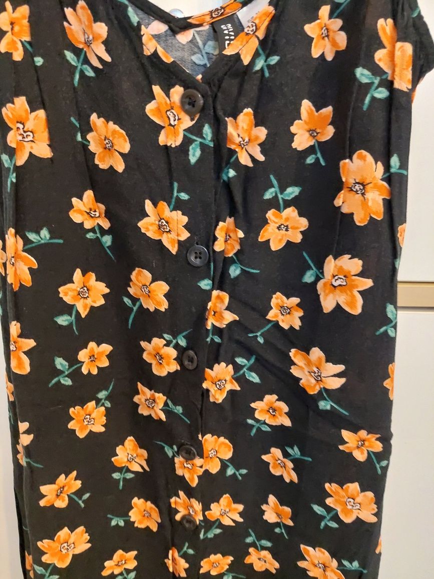 Sukienka w kwiaty  guziki H&M