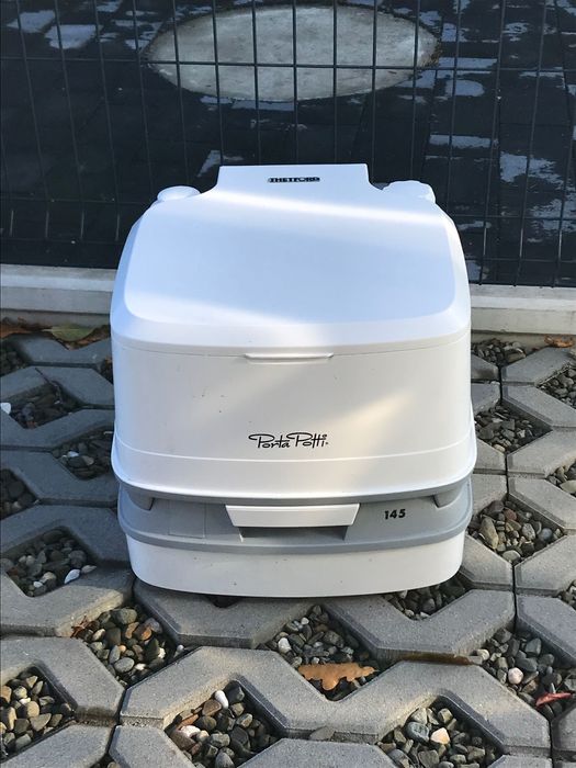 Toaleta turystyczna Porta Potti 145