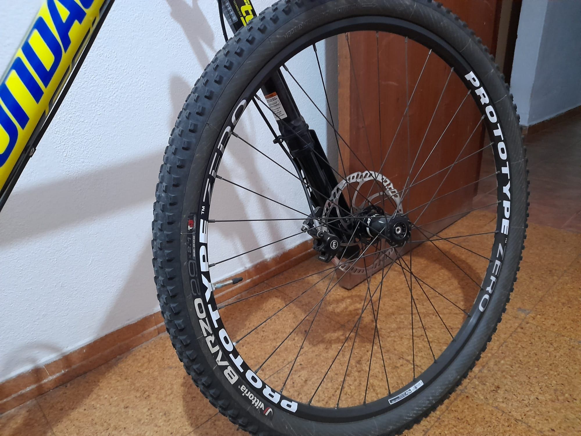 vendo bicicleta em carbono