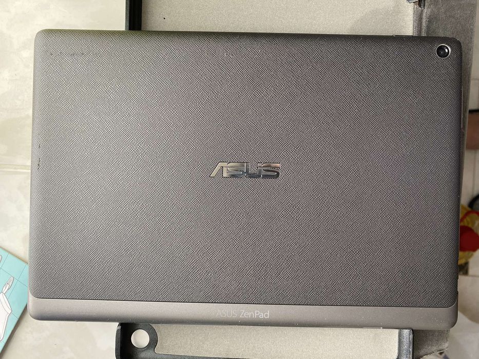 Планшет Asus в ідеальному стані