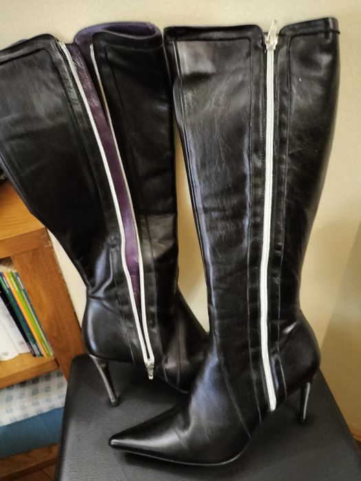 Botas salto agulha de metal Silva Rebatto
