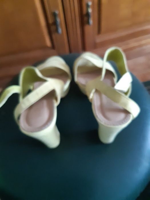 Botas  37e sandálias 38