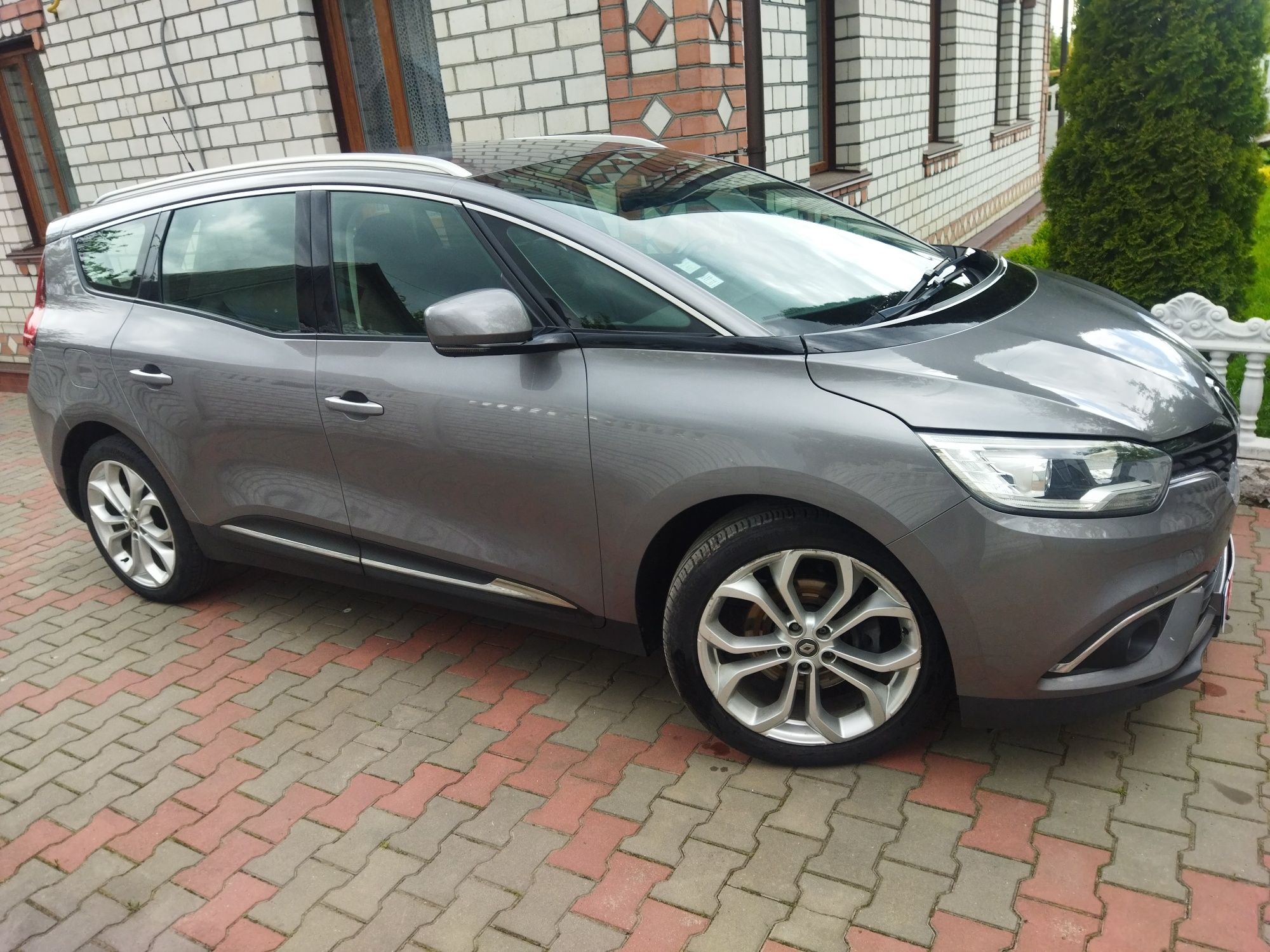 Renault Grand -Scenic 2018 1.6 Diesel  7 - Meст