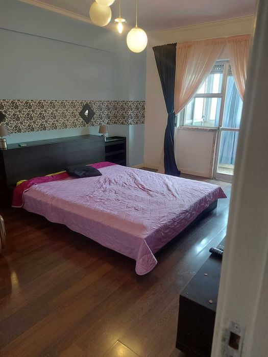 Quarto Casal  Cacem-  1/11/25  - 3 minutos da CP - Avenida bons amigos