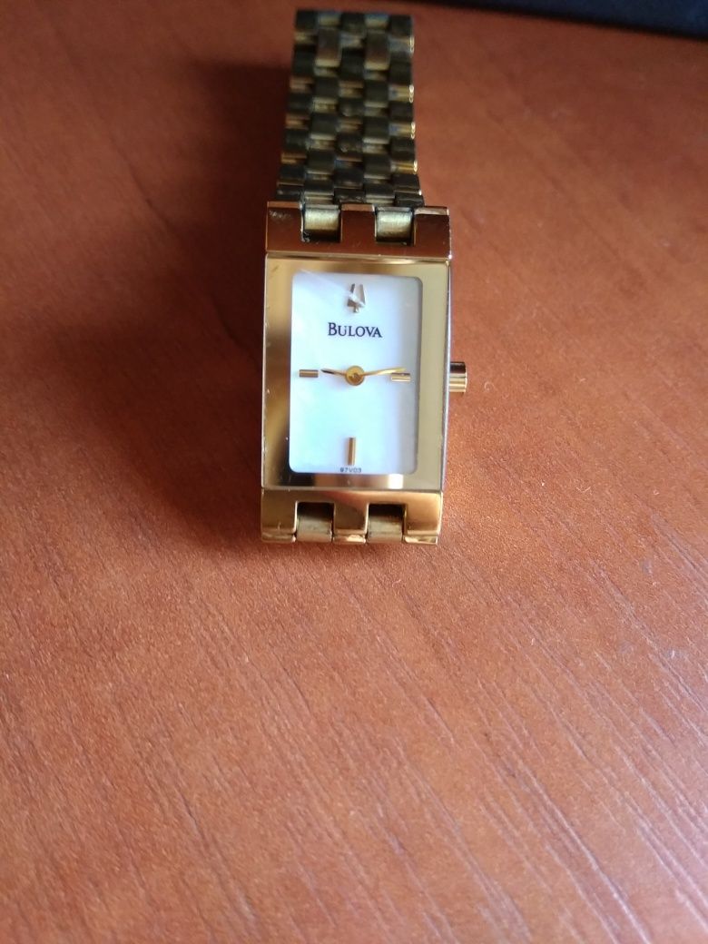 Женские наручные часы Bulova 97v03