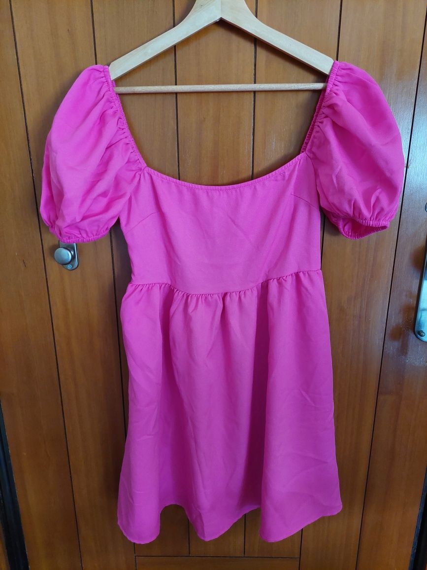 Vestido rosa choque manga balão