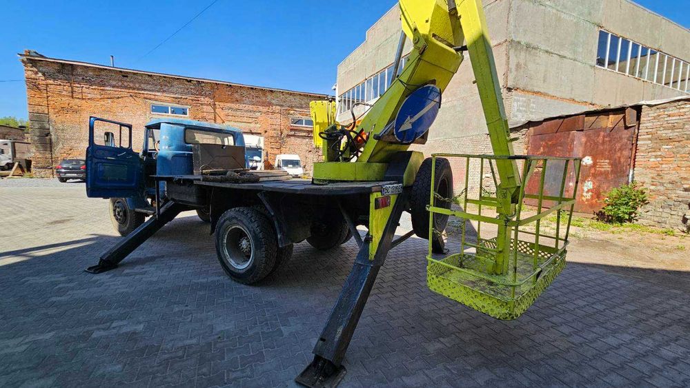 Продається АВТОВИШКА ЗІЛ 130 1982 Машина повністю на ходу сів поїхав