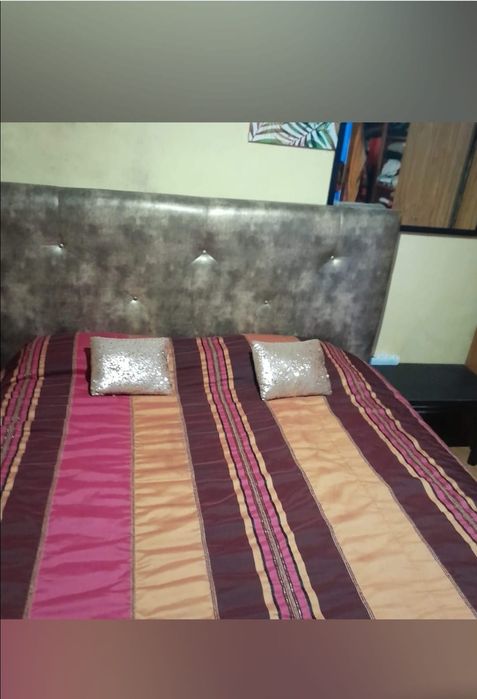 Somier/Cama com muita arrumação