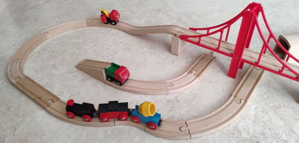 BRIO чудова залізниця конструктор з дерева (Швеція)