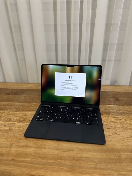 Macbook air 13 M2 2022 8/256 , ідеал