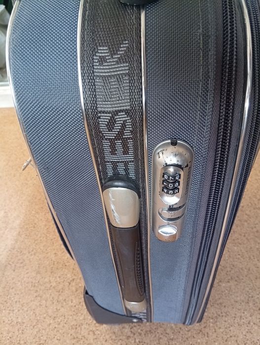 Дорожный чемодан