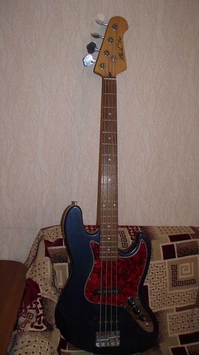 Бас гитара "Phil Pro"