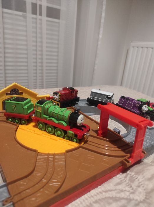 Lokomotywy Tomek i przyjaciele i tory