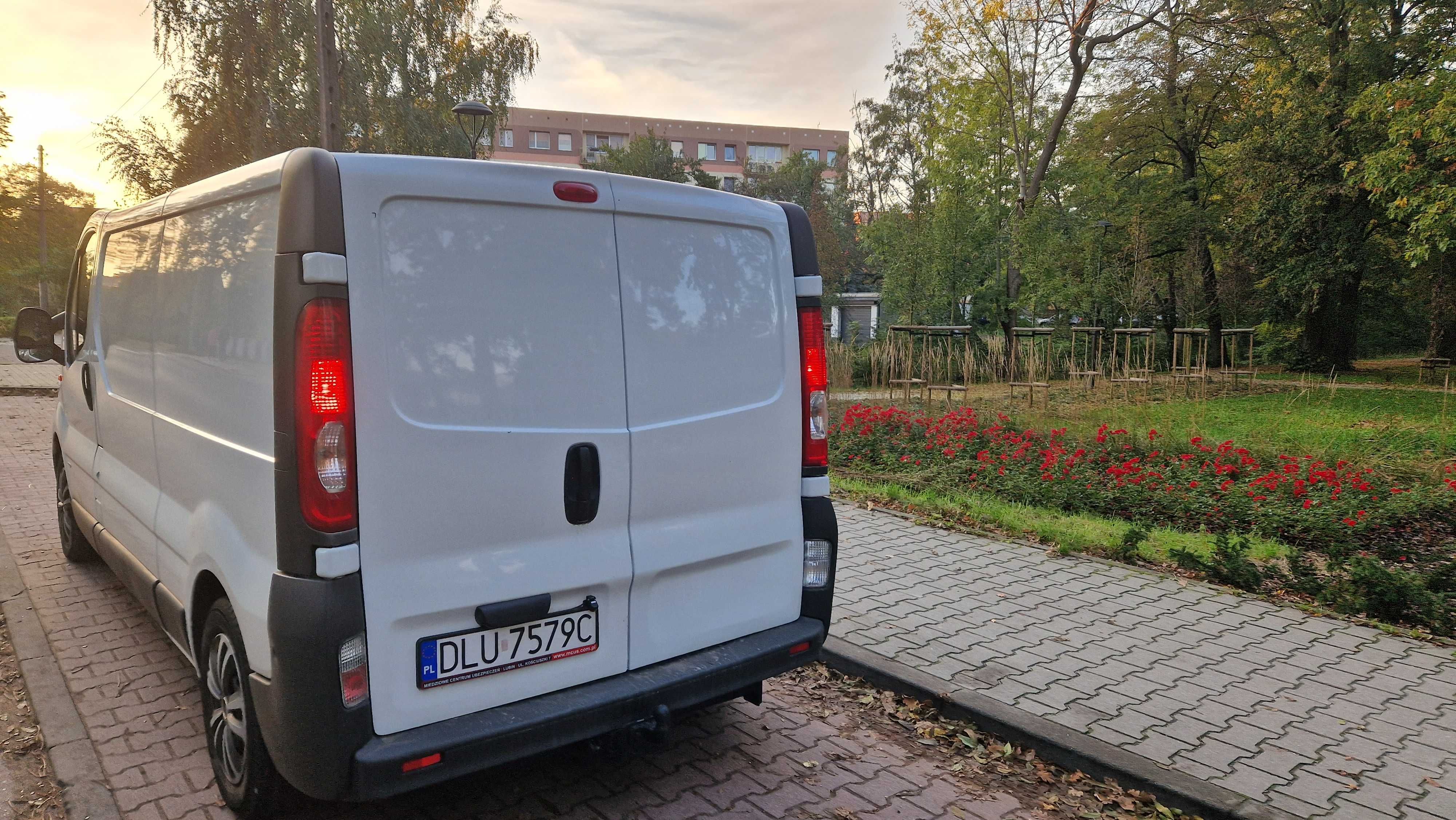 Wynajem bus blaszak Polkowice - Opel Vivaro 3 palety