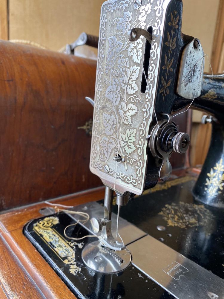 Машинка швейная SINGER 1886 года, Шотландия.