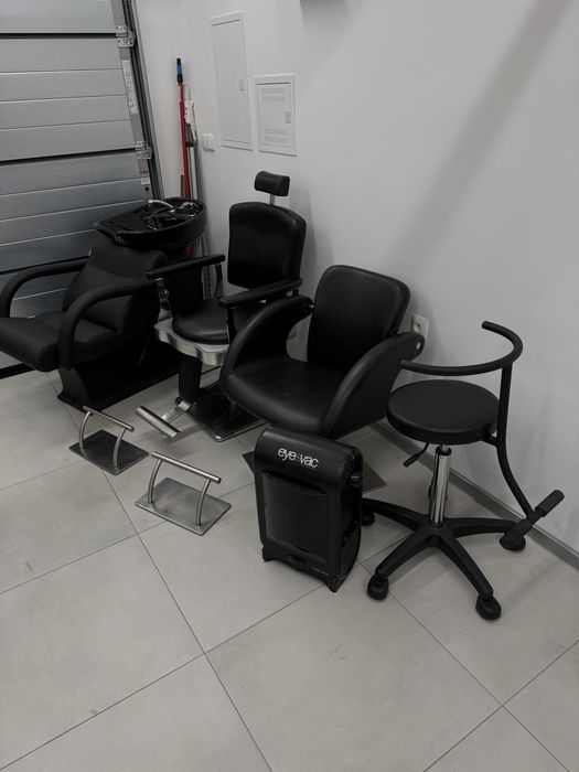 Wyposazenie salonu fryzjerakiego myjka fotel barber