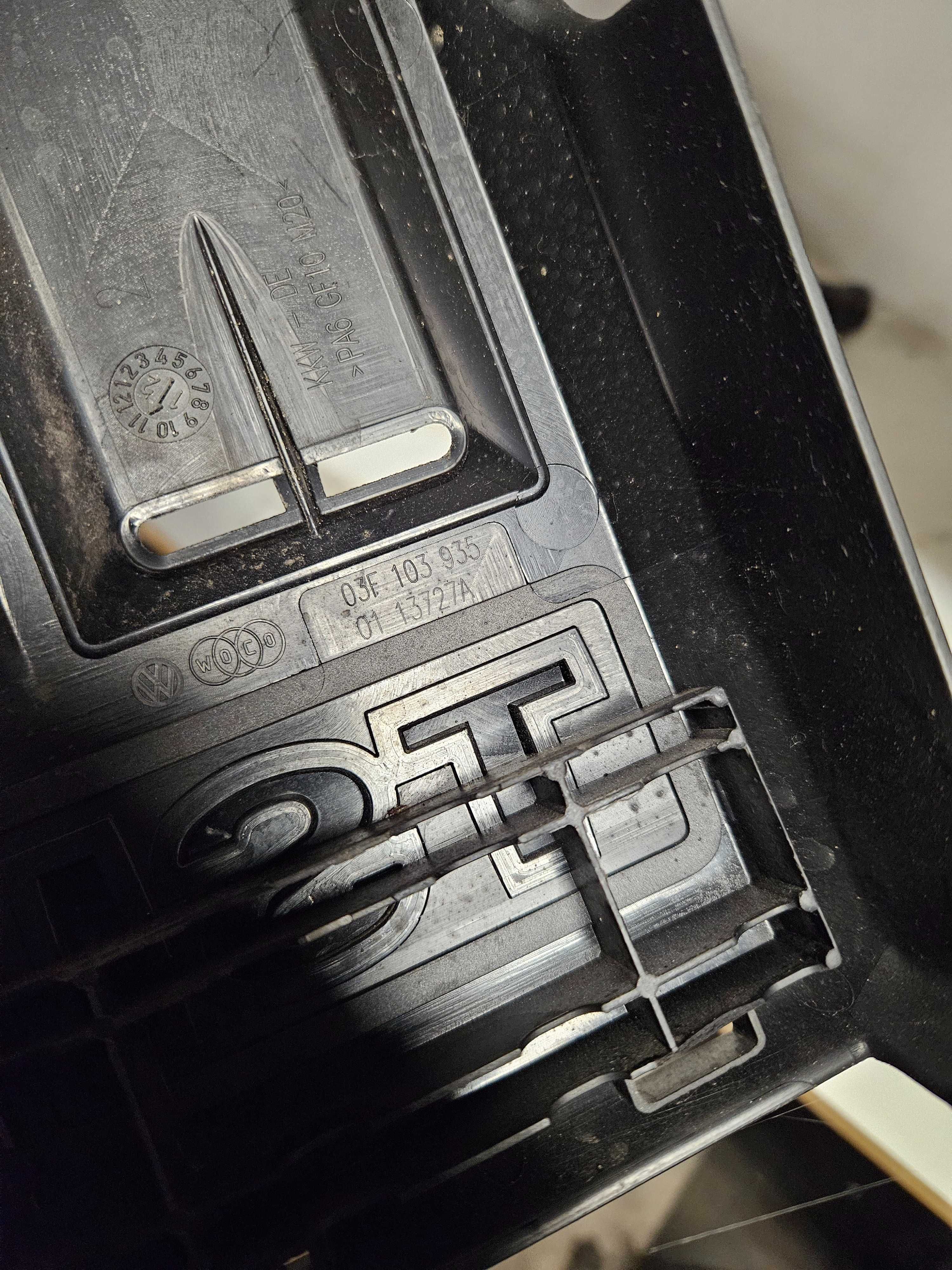 VW Skoda SEAT 1,2TSI Osłona Pokrywa Silnika