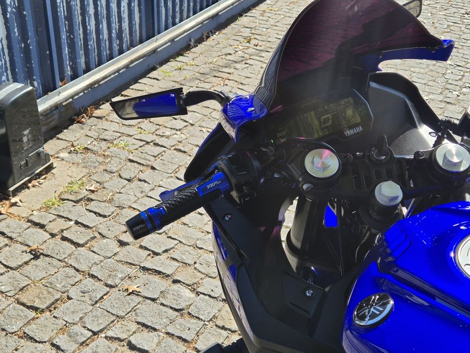 Yamaha yzf r como nova
