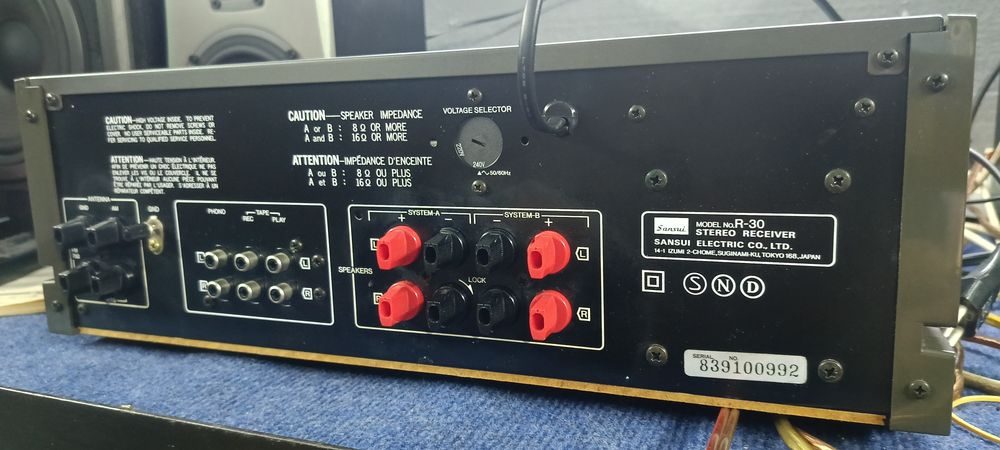 Sansui R30 amplituner