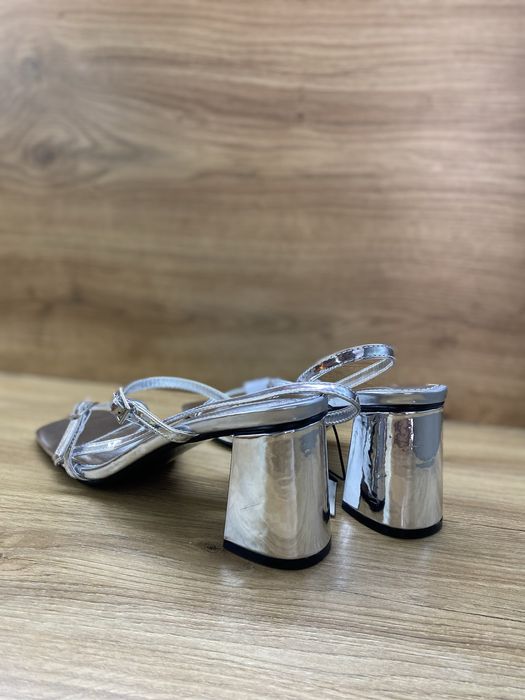 Босоніжки жіночі Reserved