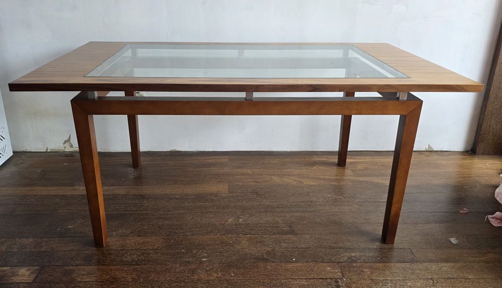 Mesa OPOSTOS Pau Ferro com vidro