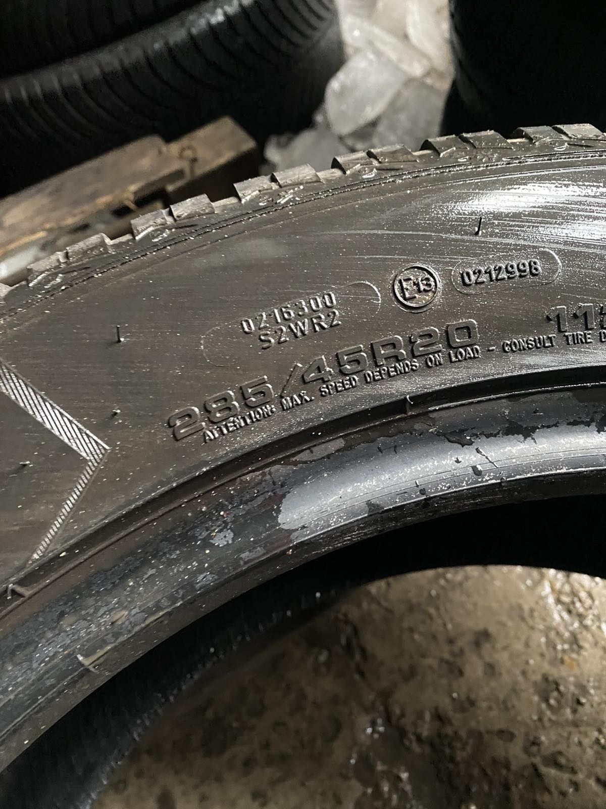 285.45.20 GoodYear 2шт зима БУ склад шины резина из Европы 45 R20