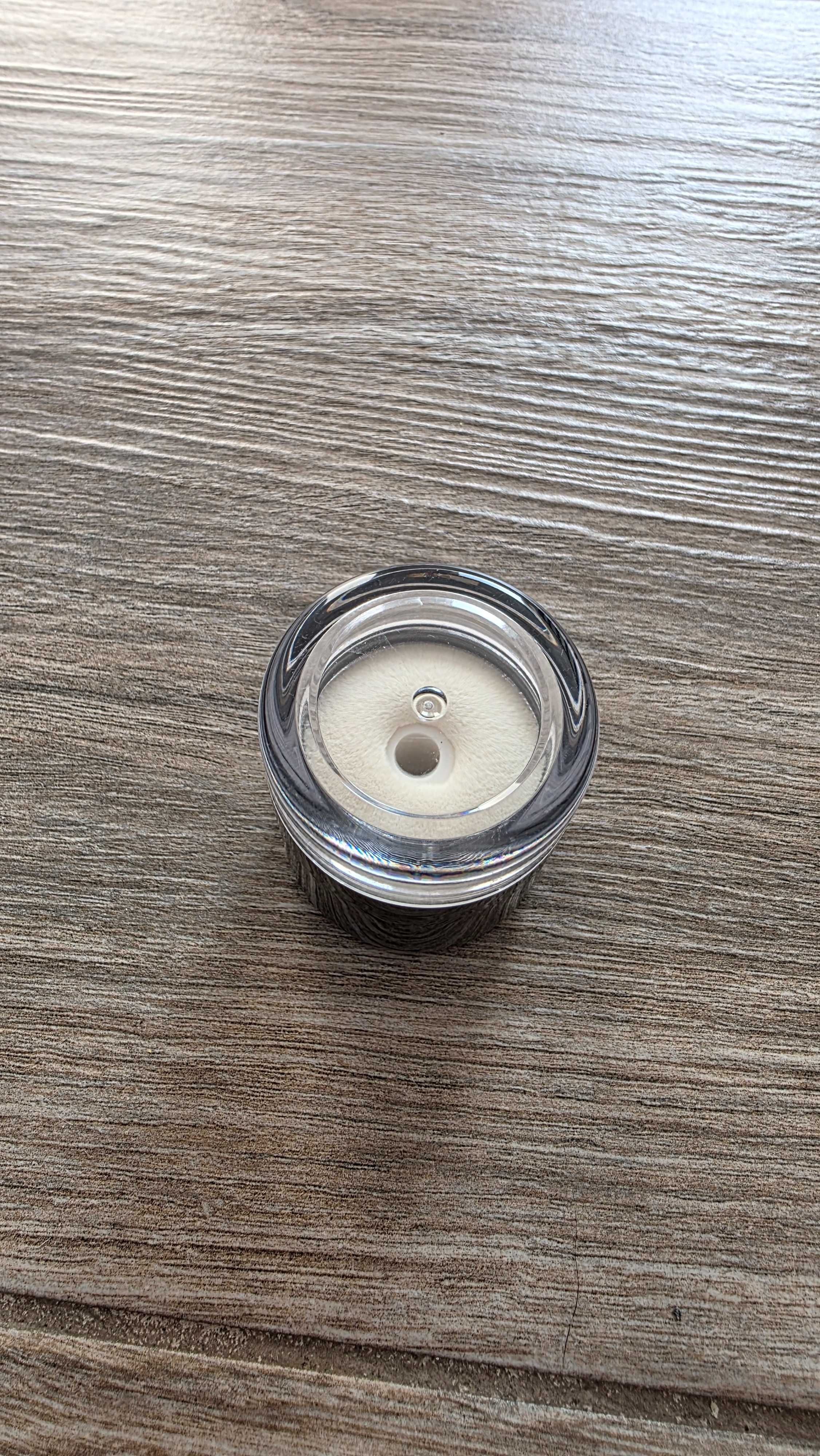 Puderniczka z lusterkiem na puder sypki z gąbką do torebki