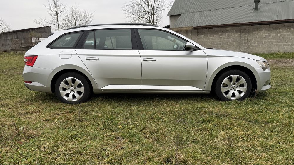 Skoda SuperB в розборці