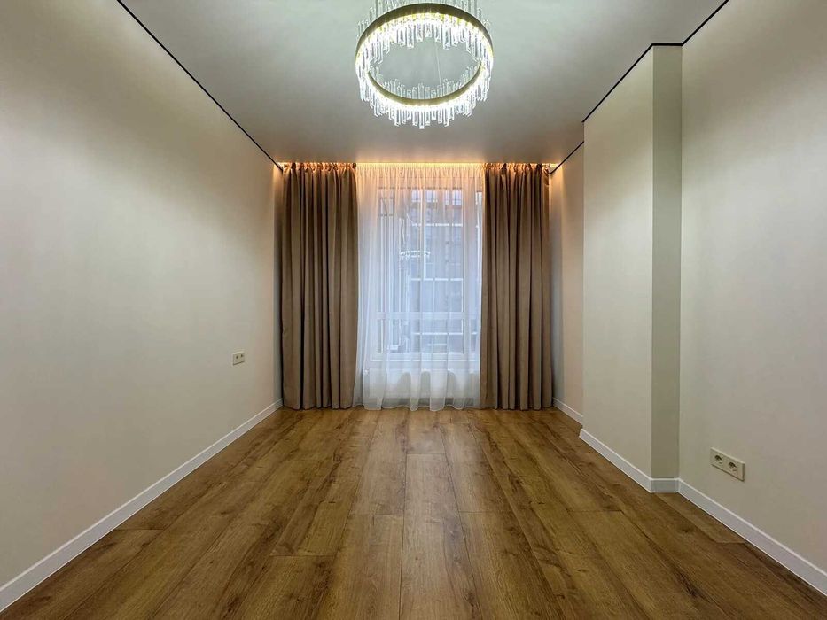 Терміново! Укомплектована двокімнатна поблизу ТРЦ "Veles Mall"